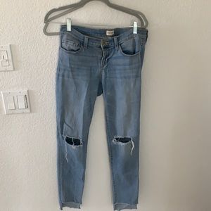 LOW RISE, RIPPED ANKLE JEANS, SIZE 7, SNEEK PEAK
